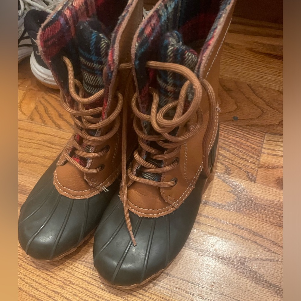 Rain boots